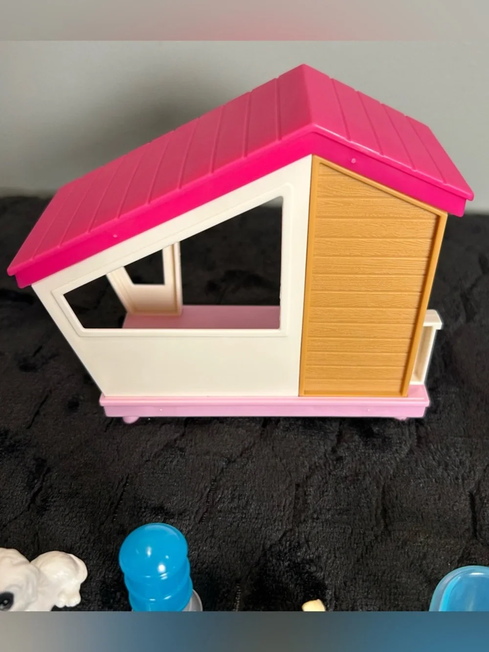 Barbie Doghouse Dogs and Accessories Bundle - Picture 12 of 14